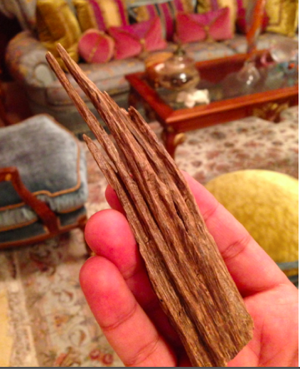 Oud Wood burning العود Incence The Fragrant Man